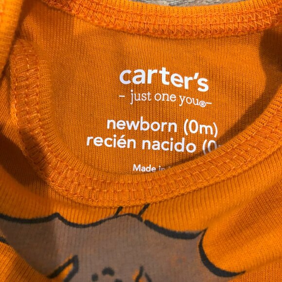 Carter's Unisex Baby 2-Pc 'Hanging with Family' Top and Bottom Set Newborn - Picture 3 of 3